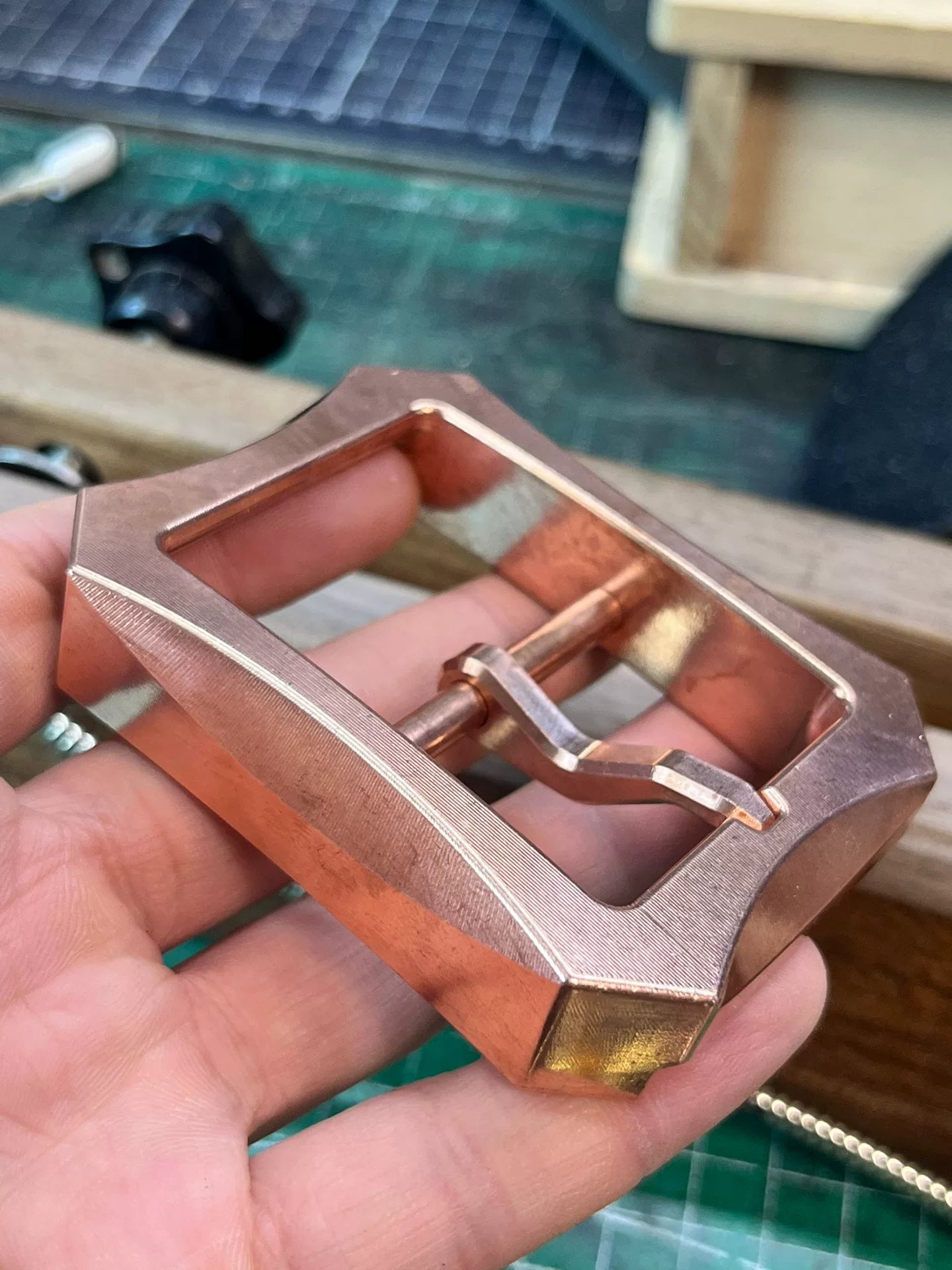 Half a kilogram of red copper and pure copper octagonal belt buckle…