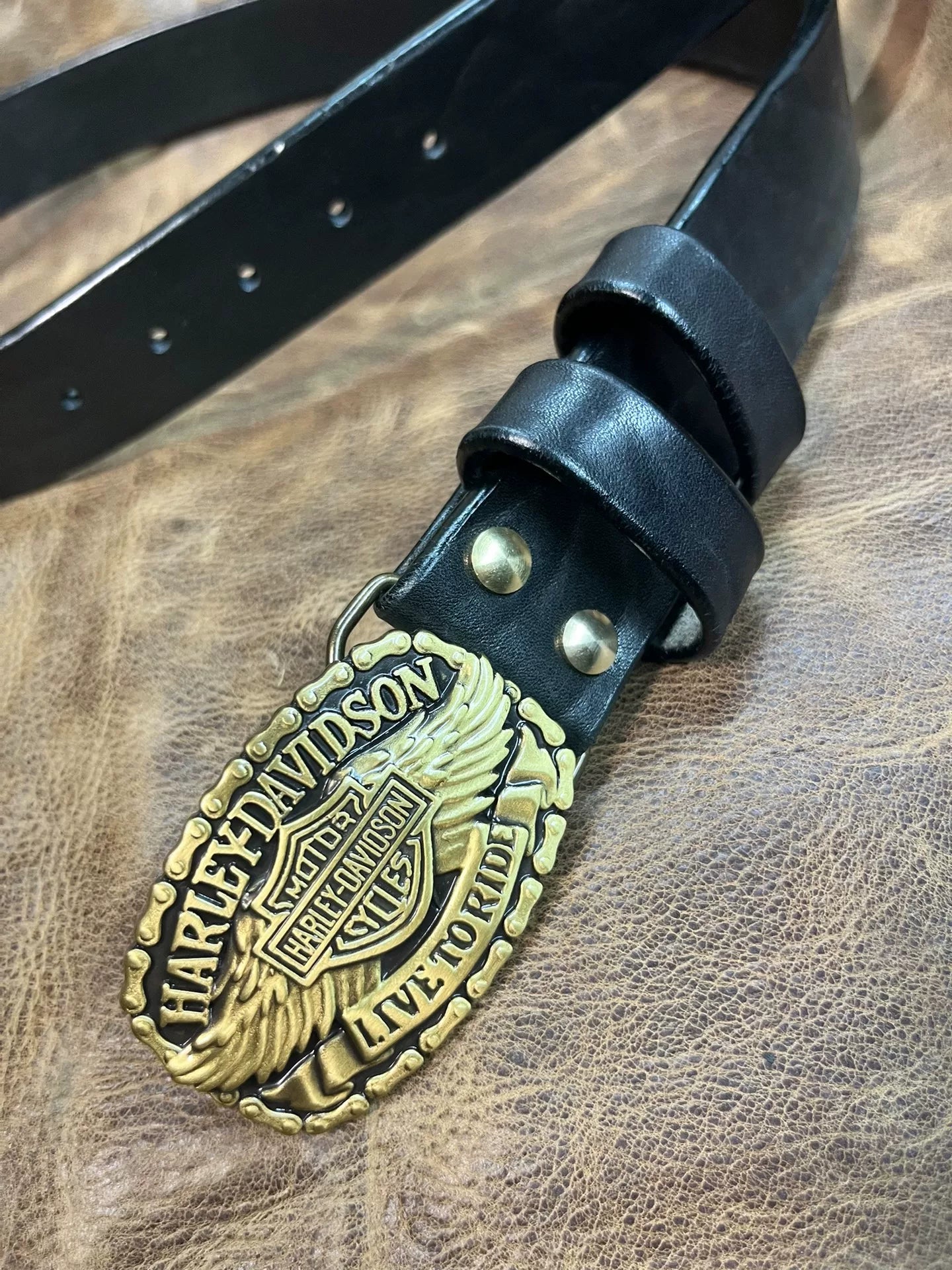 Harley-Davidson belt buckle with black bison leather