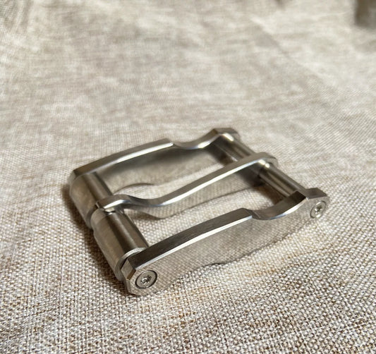 316L Stainless Steel Belt Buckle — Precision Line-Cut, Hand-Finished