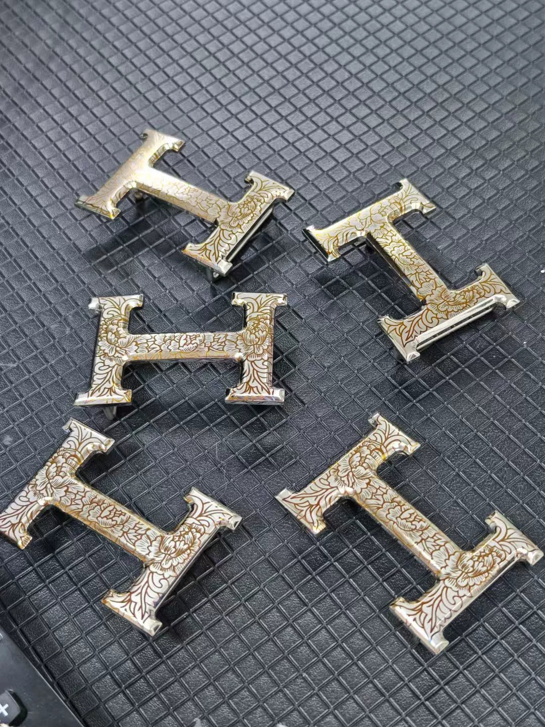 Welfare special offer: 99.9% pure titanium belt buckle H buckle