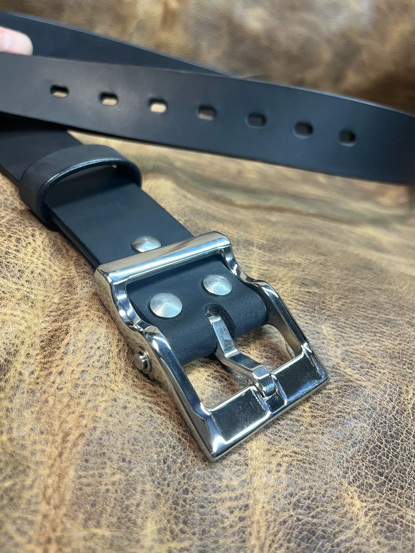 Italian Zhiruo handmade belts are customized