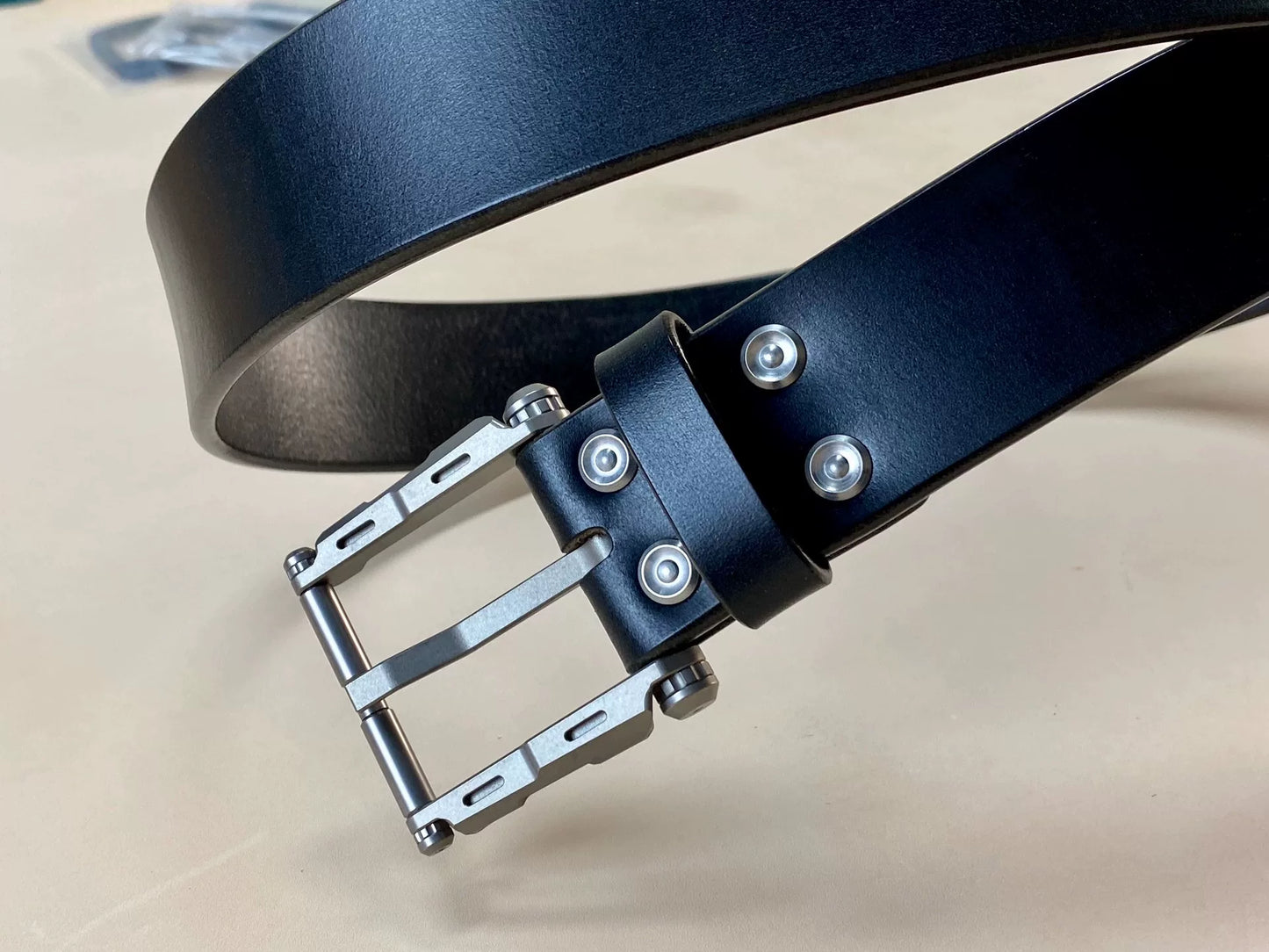 West Wind Tunnel titanium alloy belt buckle, hypoallergenic material