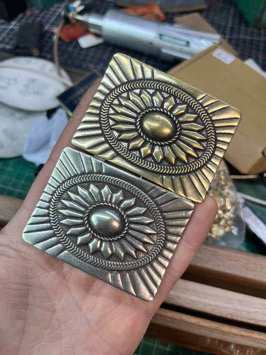 A super domineering Indiana Navajo white copper belt buckle