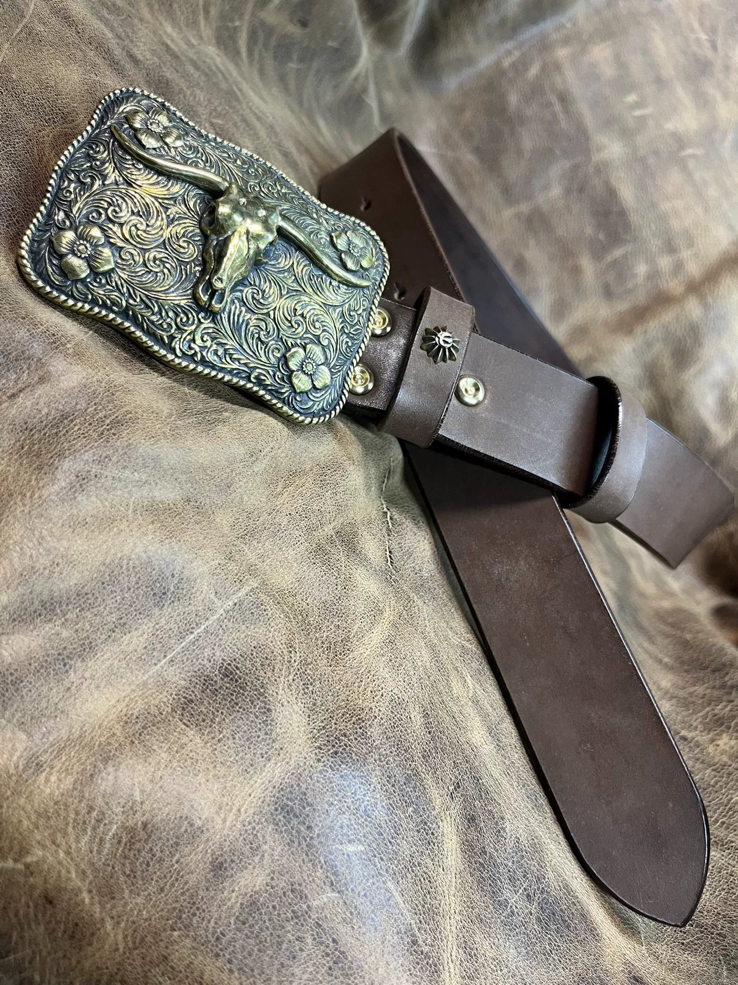 Handmade western medieval Ami khaki bull head belt