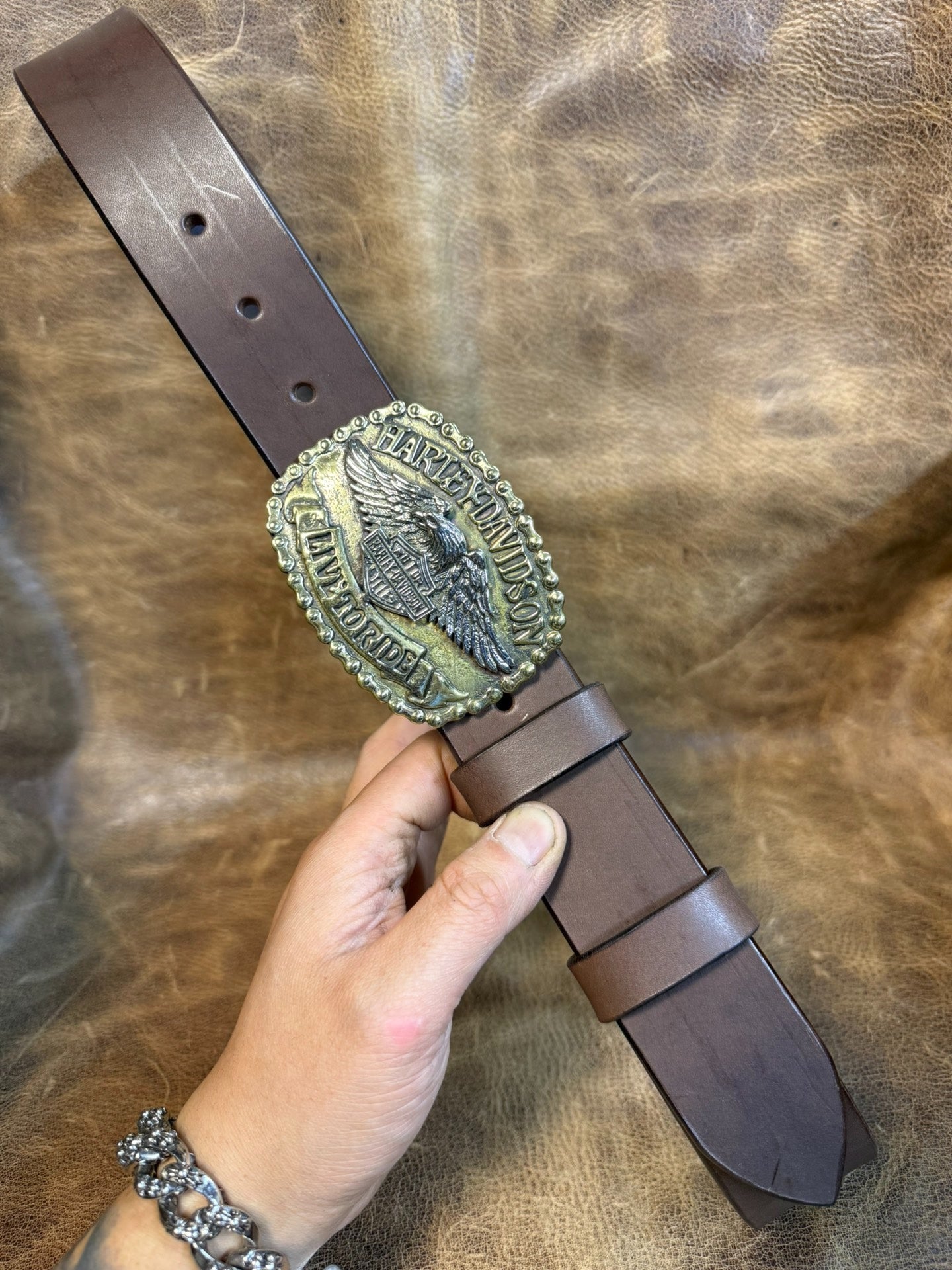 5.5 thick beautiful saddle with Harley buckle