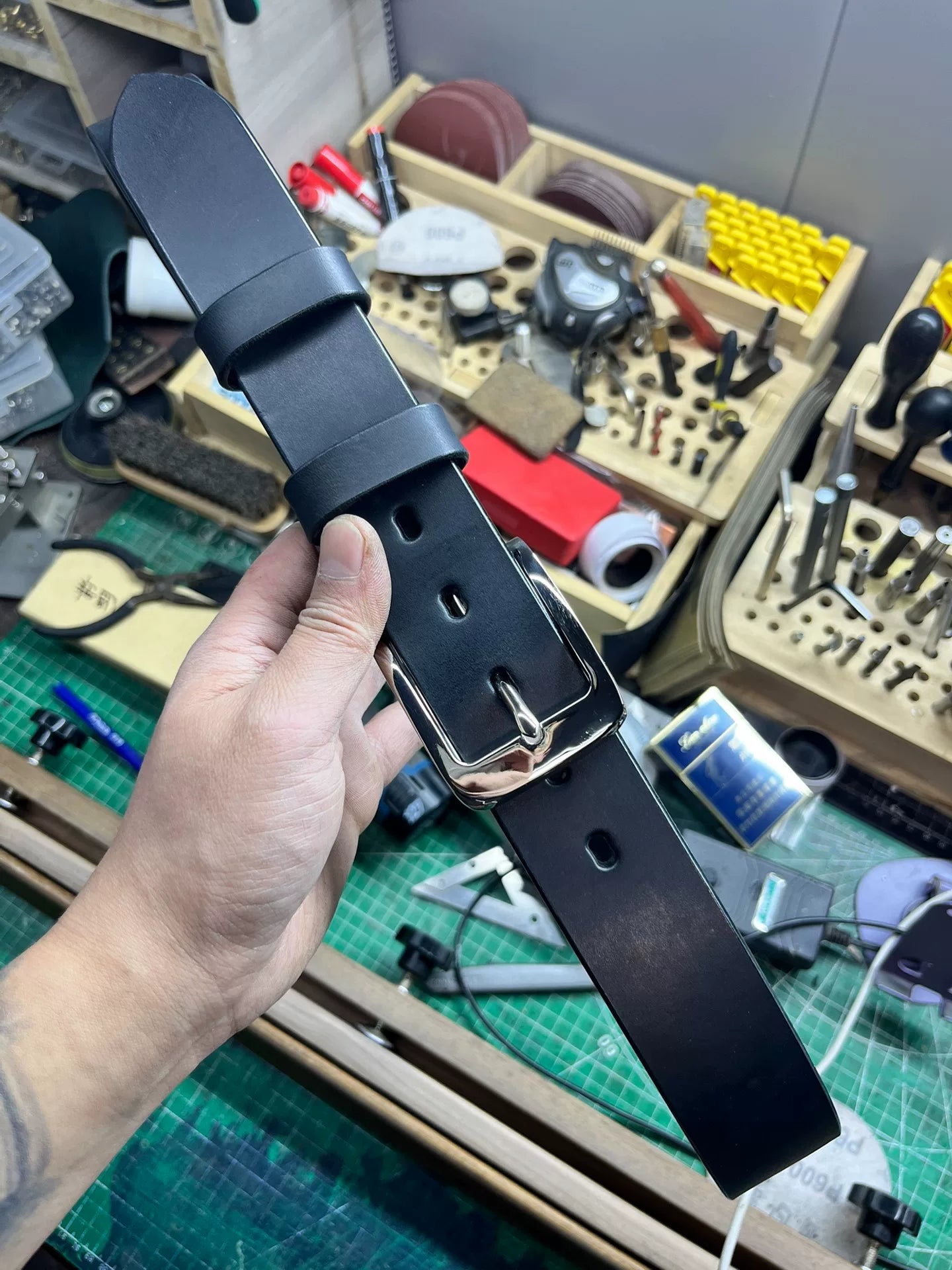 Meian handmade belts are customized, business casual men's belts