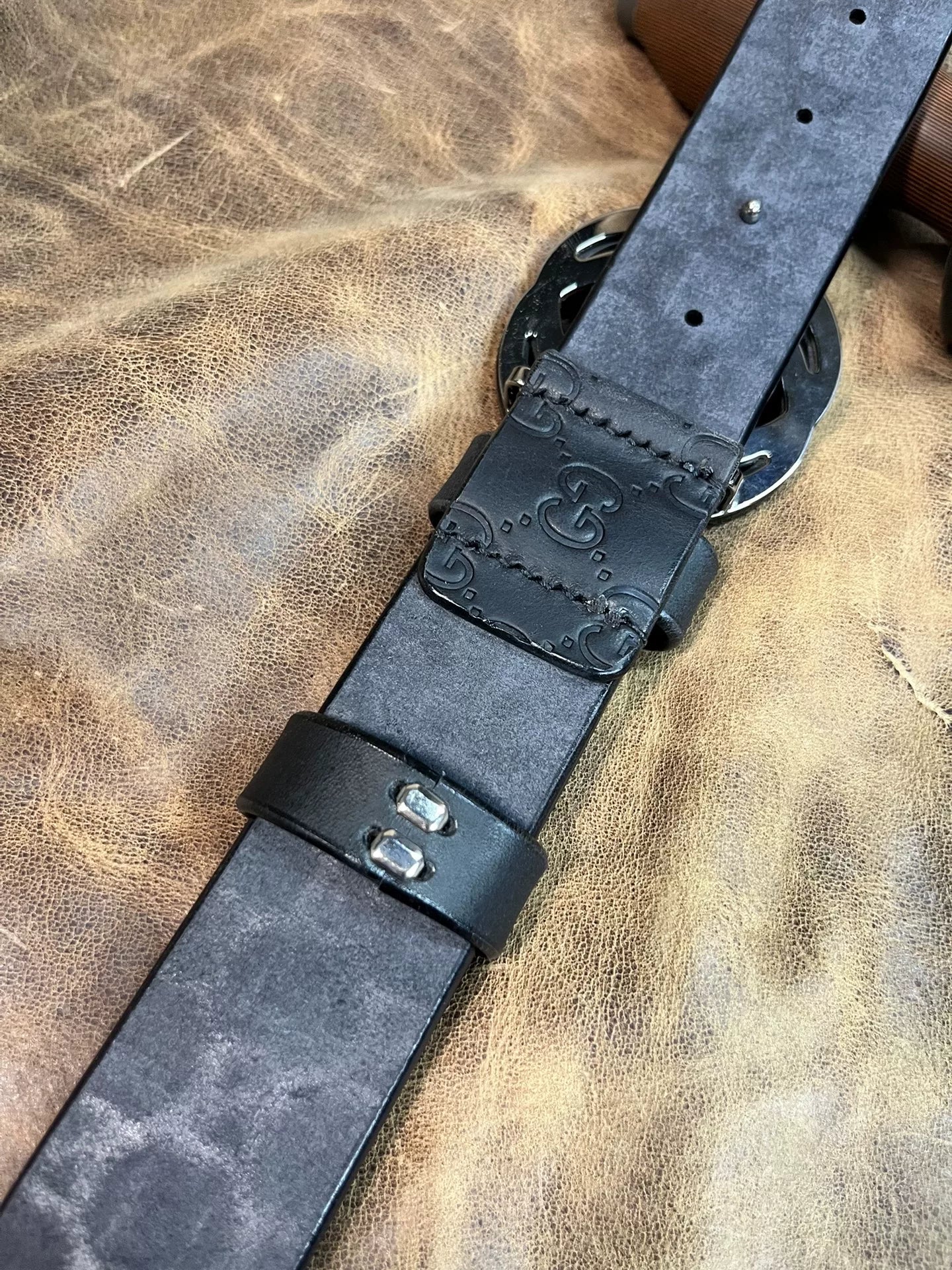 Men's business Gucci and Coach business belt customization. Purely…