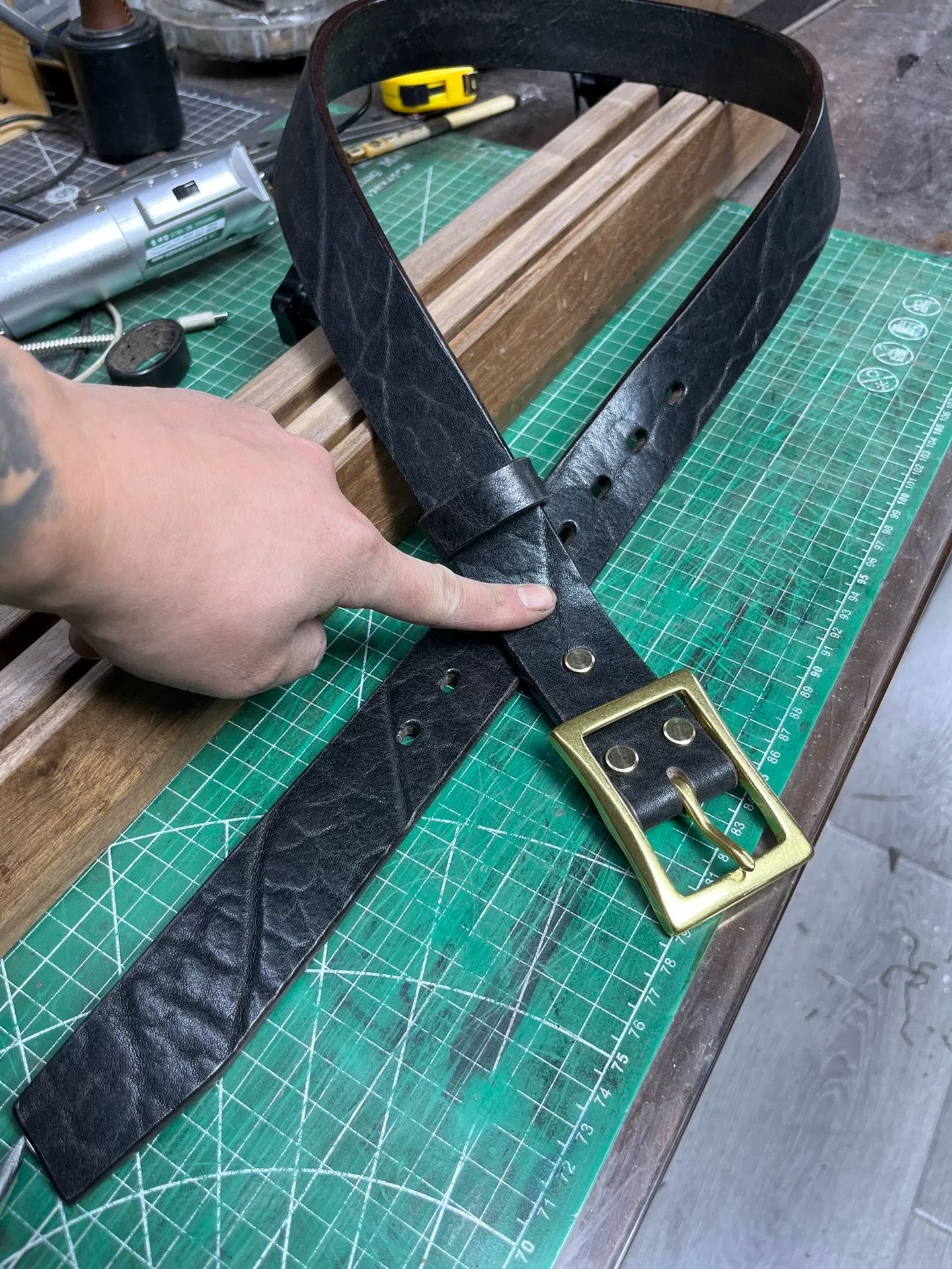 5.5mm thick handmade belt imported from North America black dyed bi…