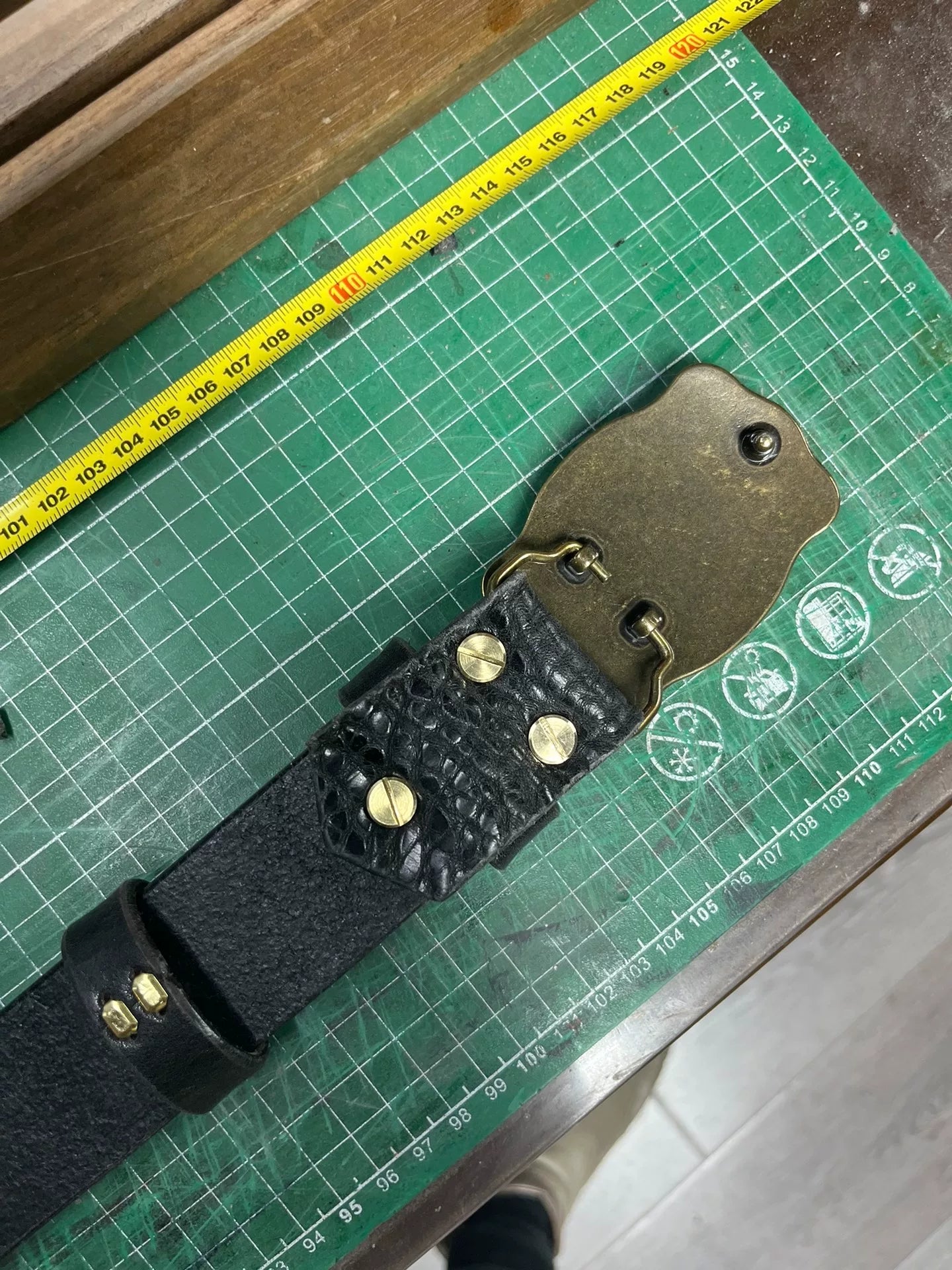 5.5mm thick black bison leather with solid brass buckle cow head be…