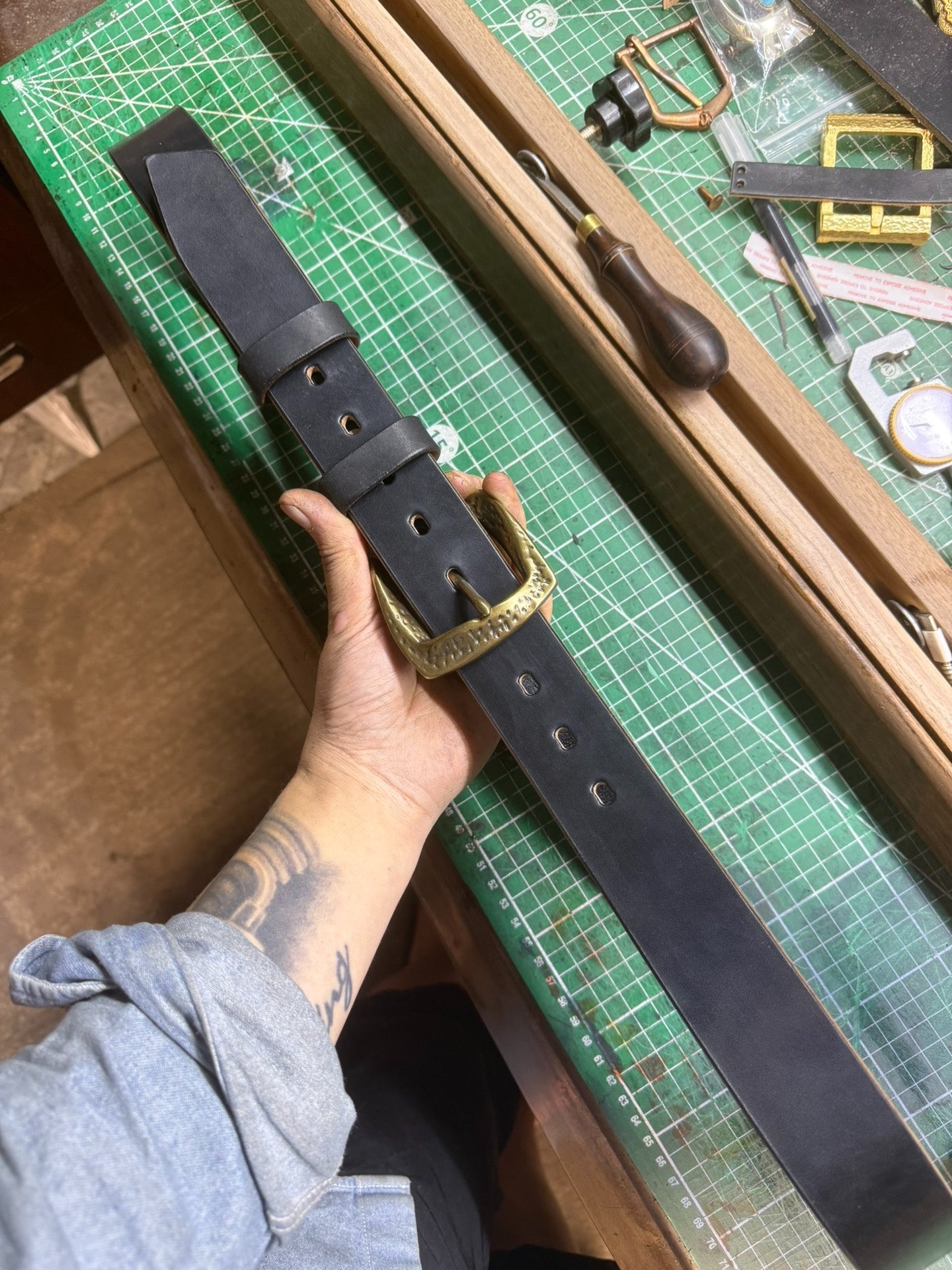 5.5mm thick Japanese Tochigi Shonan back leather belt with handmade…