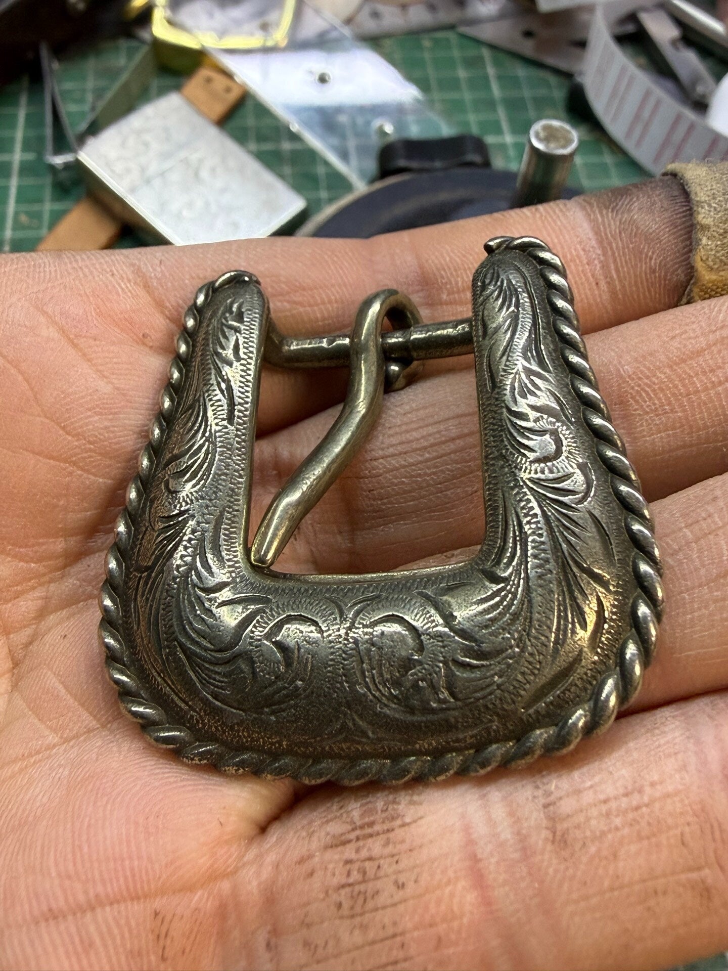 Purely hand-engraved American retro belt buckle