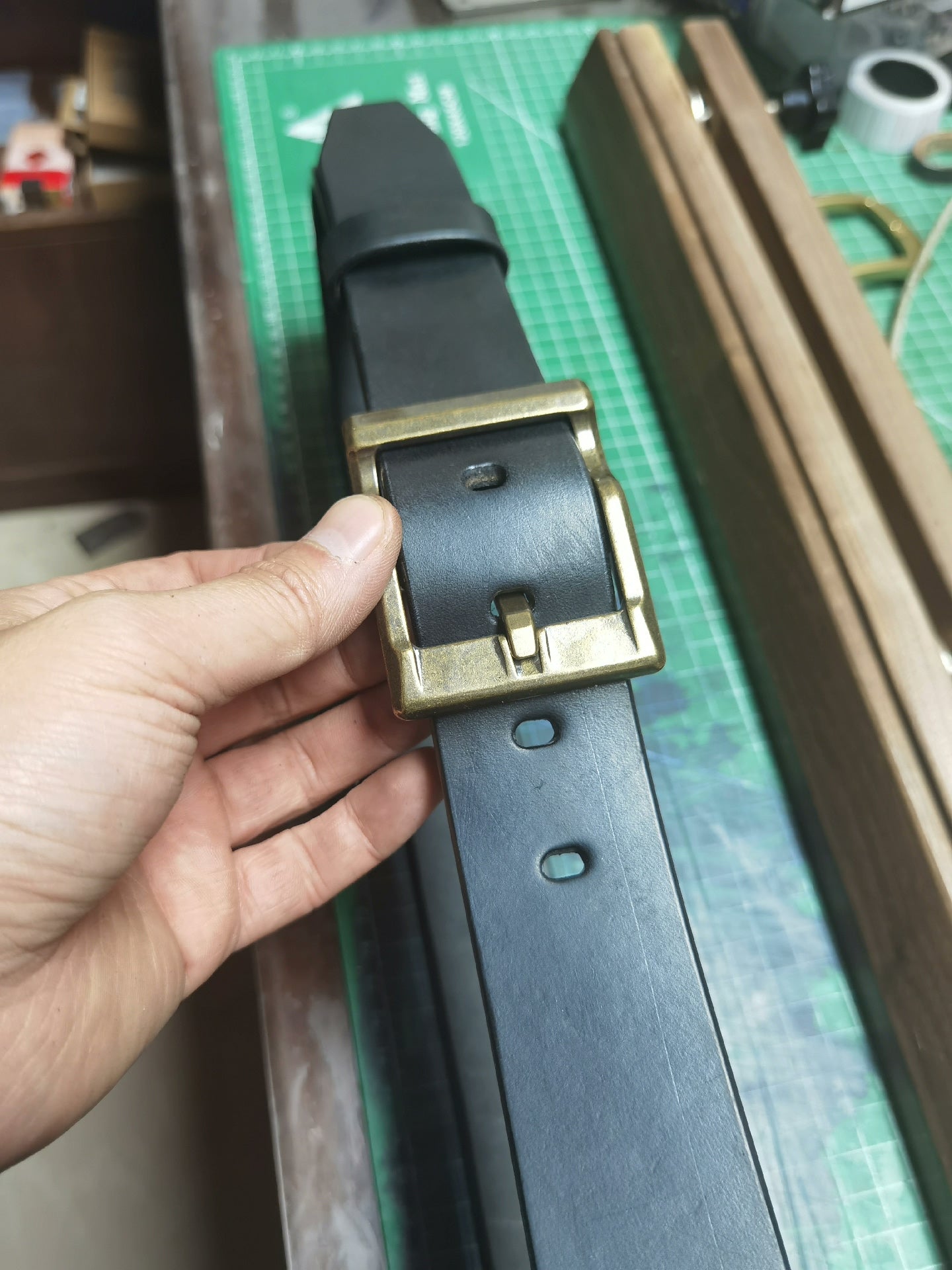 5.5mm imported American saddle. Black, business casual belt