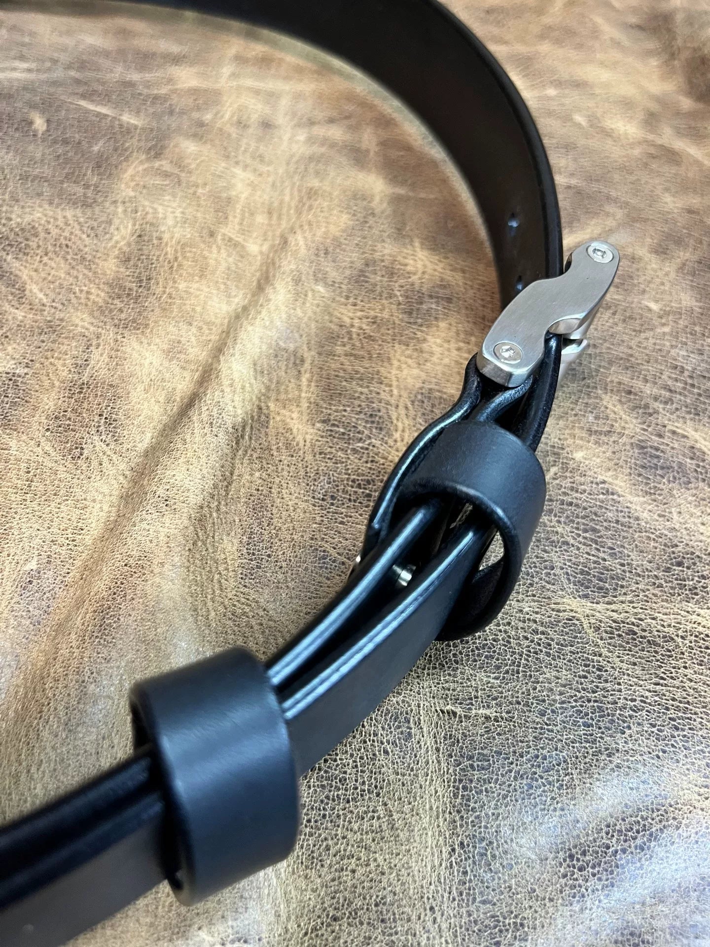 316L Line-Cut Belt Buckle with Italian Saddle Leather — 4.5mm