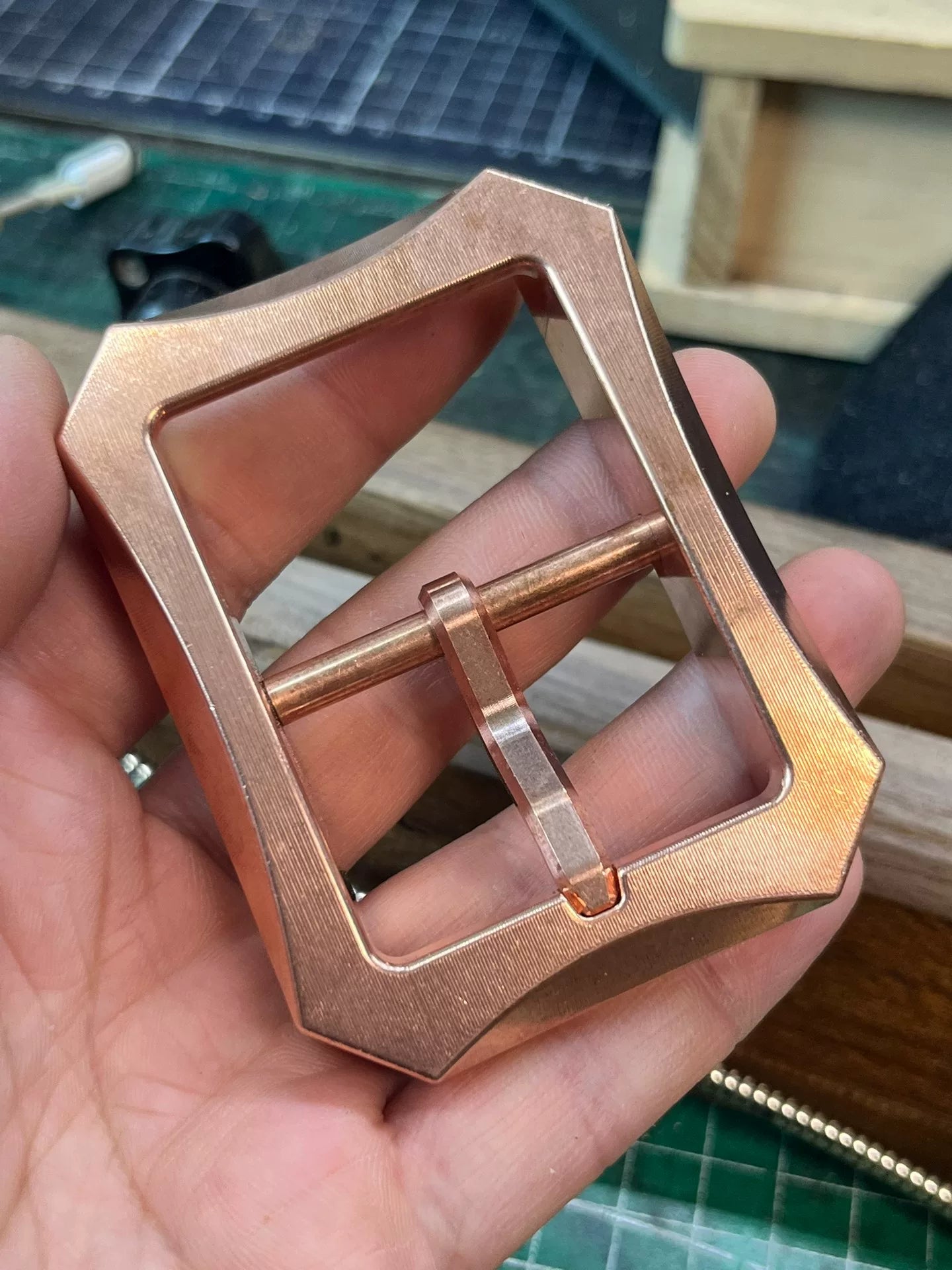 Half a kilogram of red copper and pure copper octagonal belt buckle…