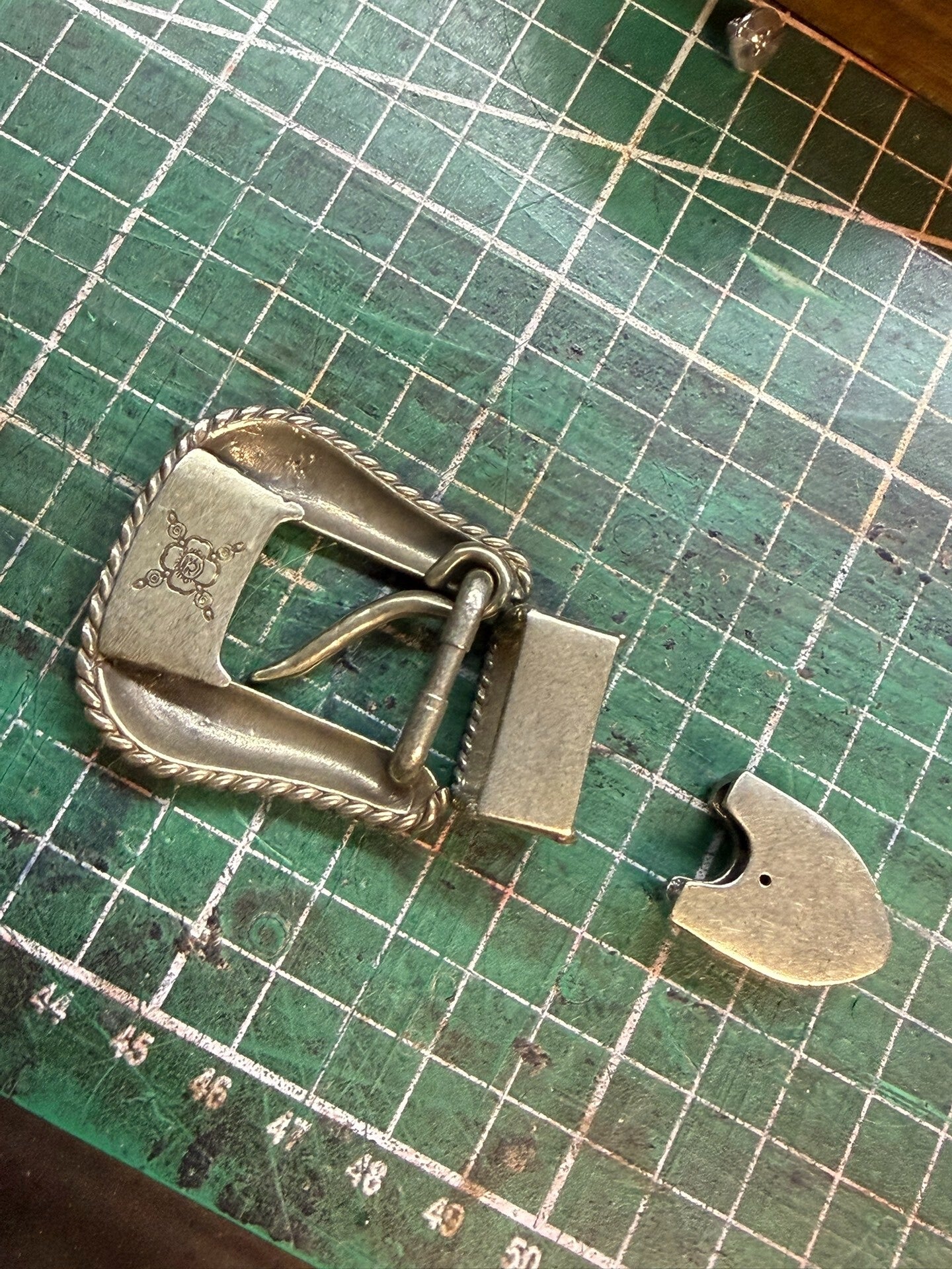 Purely hand-engraved American retro belt buckle