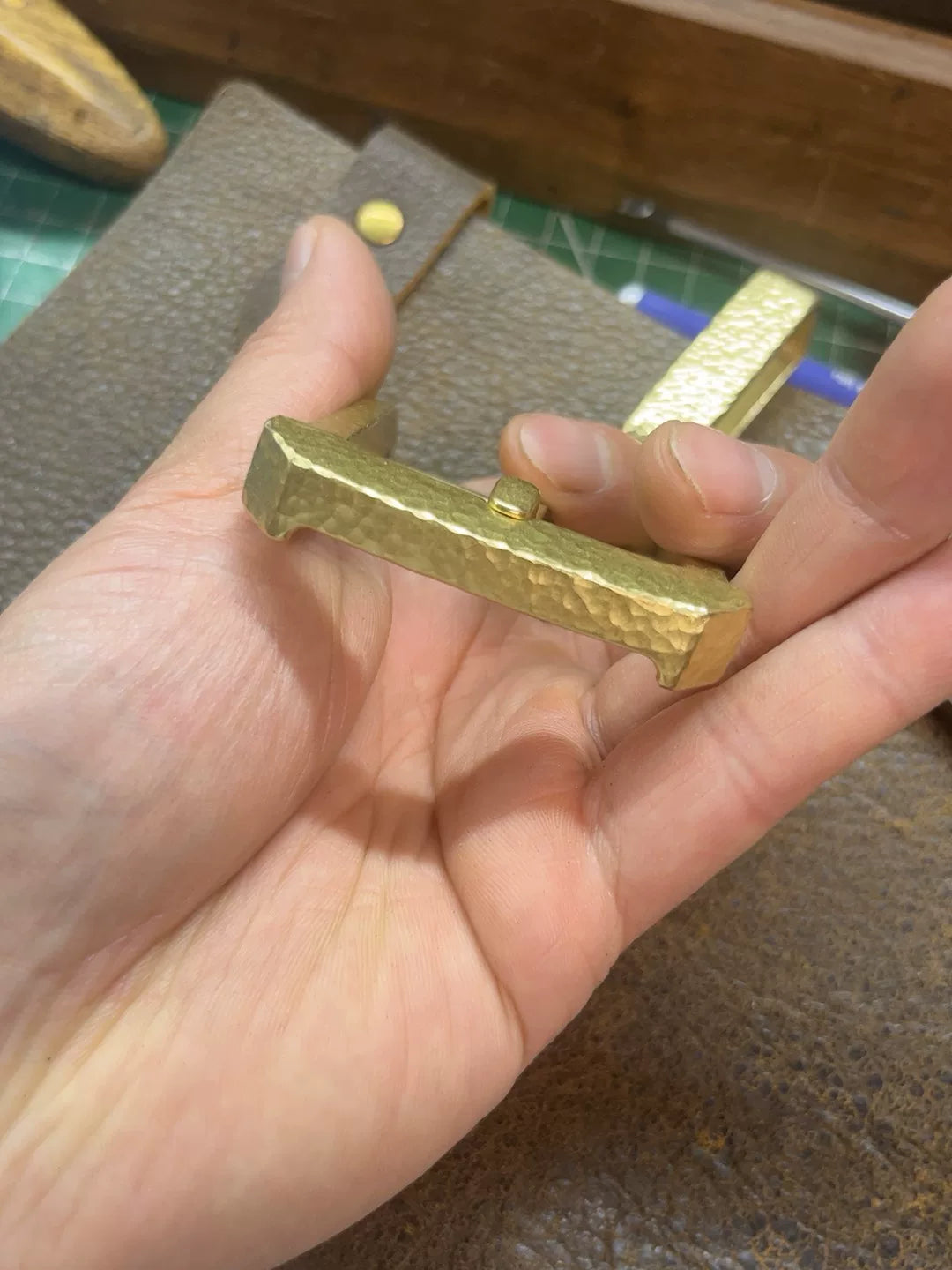Gadfly buckle replica Niu 11 solid brass hand-hammered belt buckle