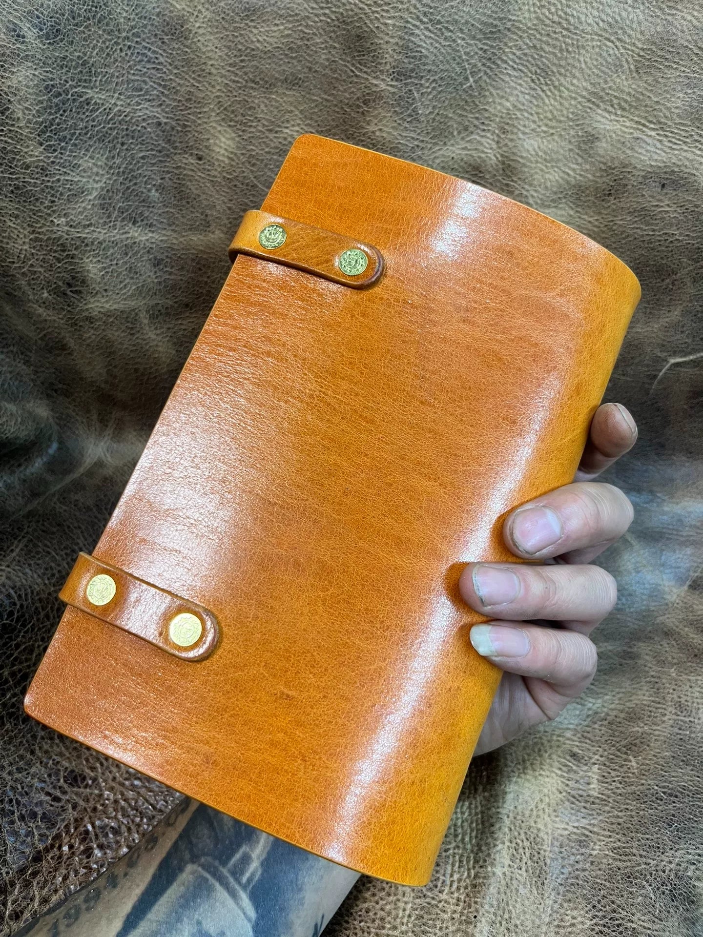 Horwen style oil wax leather A6 made of 4mm single layer thickness…