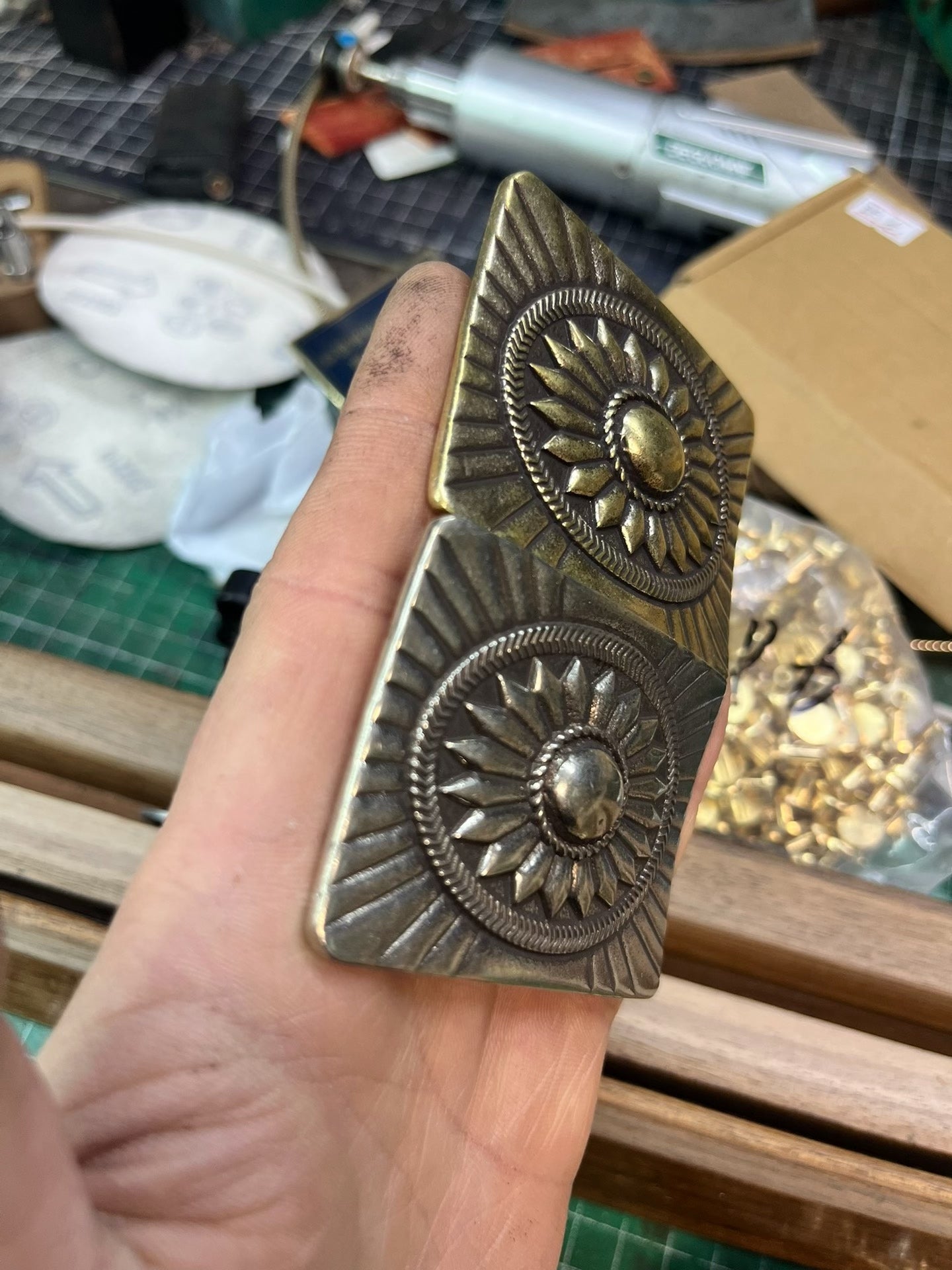 A super domineering Indiana Navajo white copper belt buckle