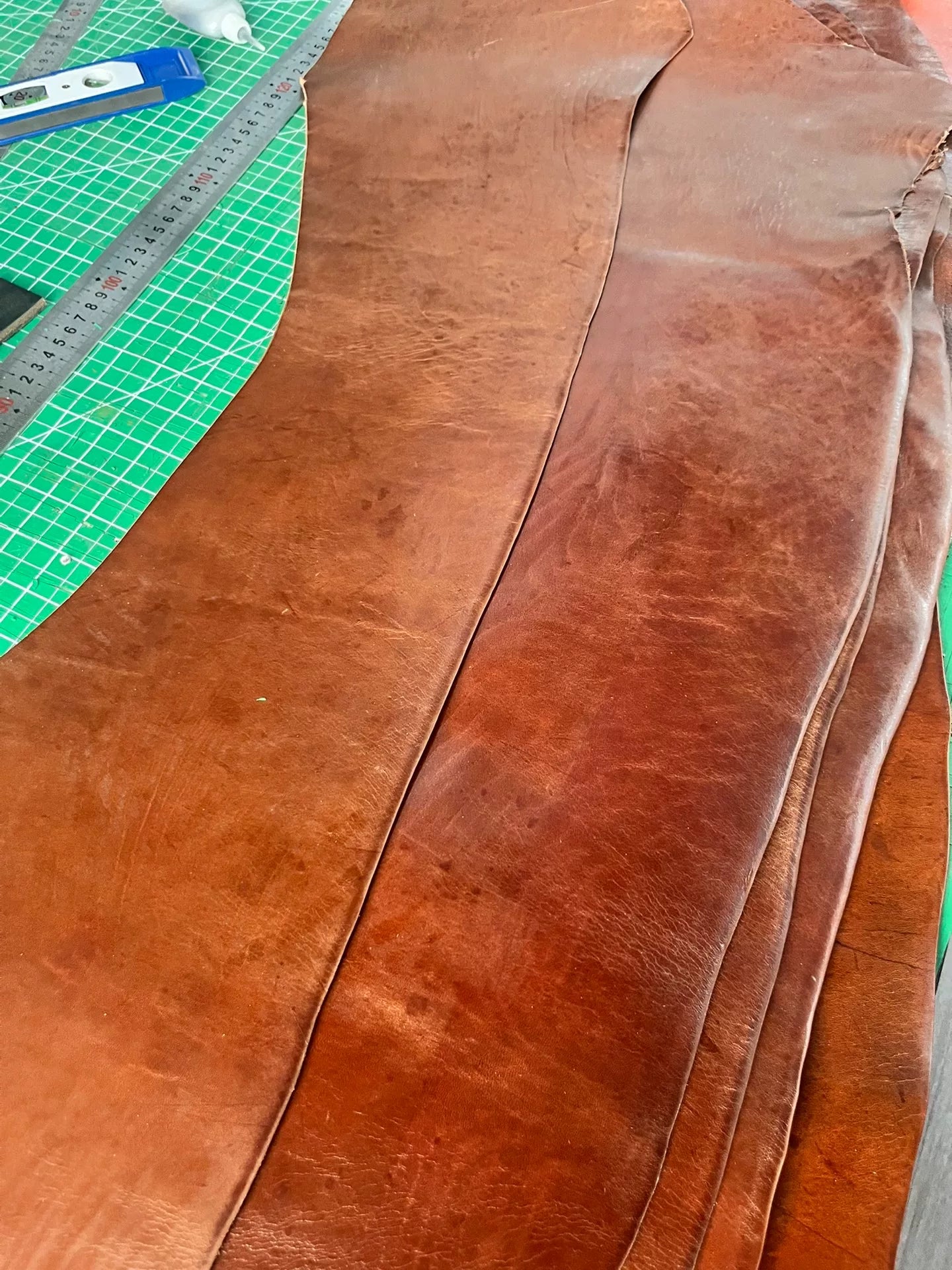 A customized cordovan belt can only produce 2 to 3 belts. Custom co…