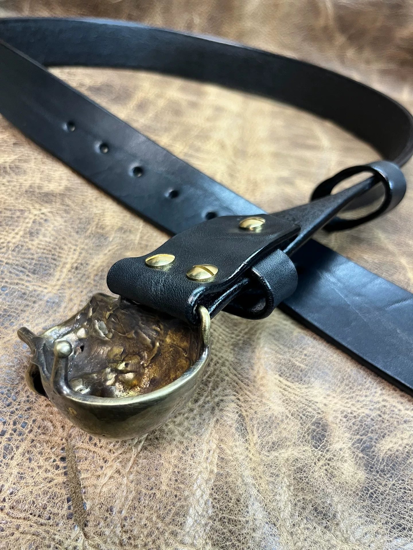 American retro skull pure copper belt buckle with black bison leath…