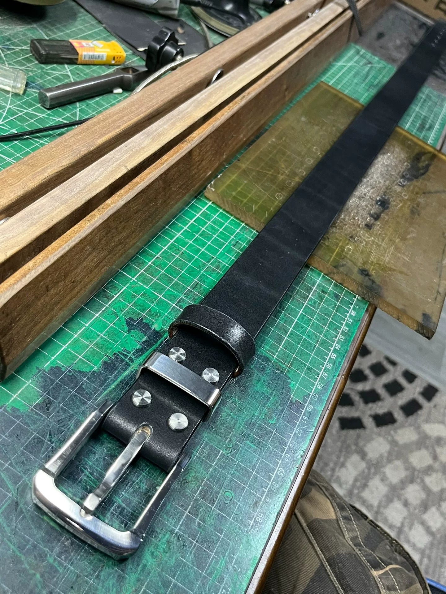 5.5mm thick Japanese Tochigi Shonan back leather belt with handmade…