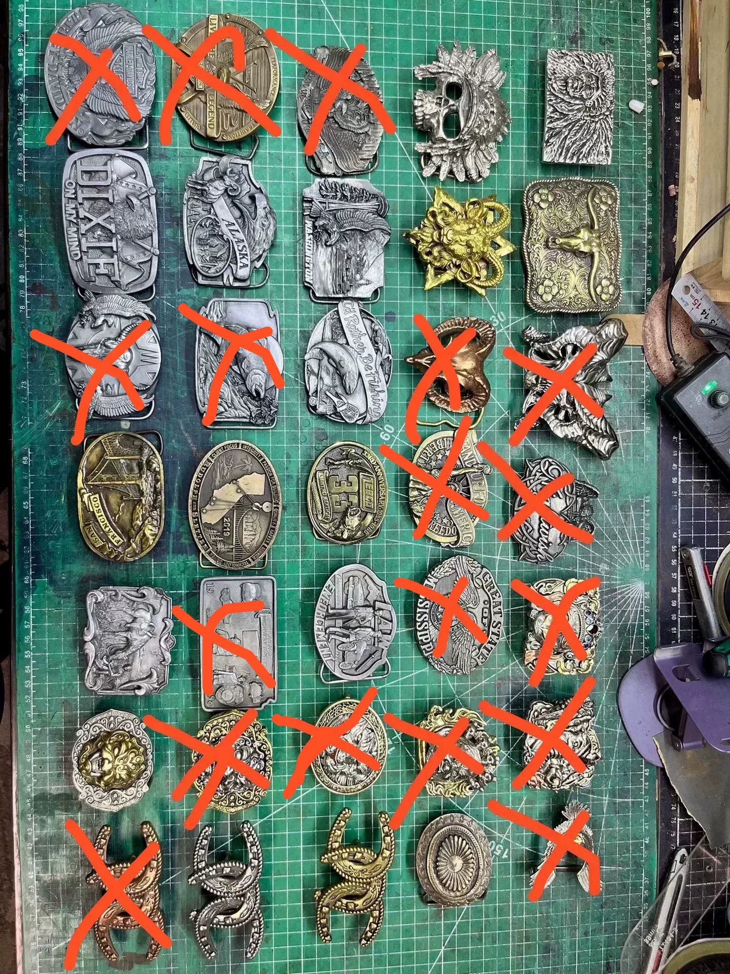 Plate buckle