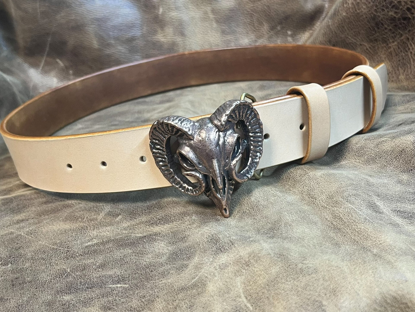 Meian's primary color cowhide is the first choice for raising cows.…