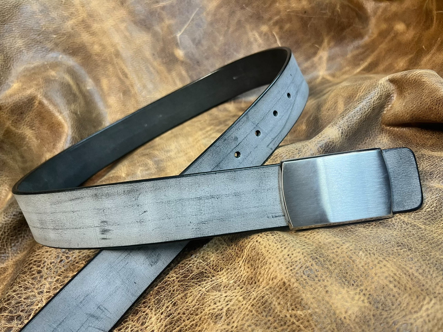 Customized handmade belt with Italian horse rein carvings