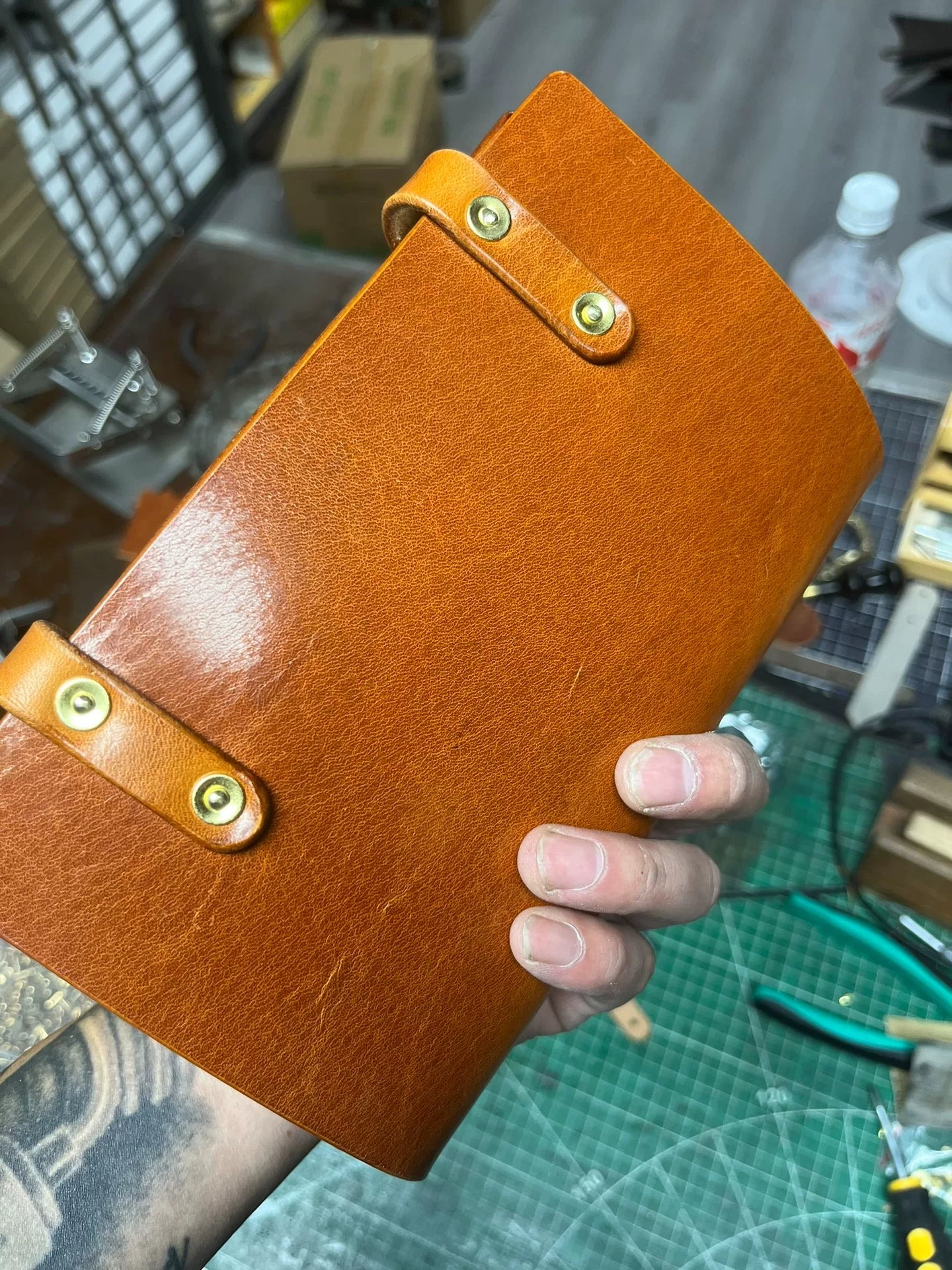 Horwen style oil wax leather A6 made of 4mm single layer thickness…