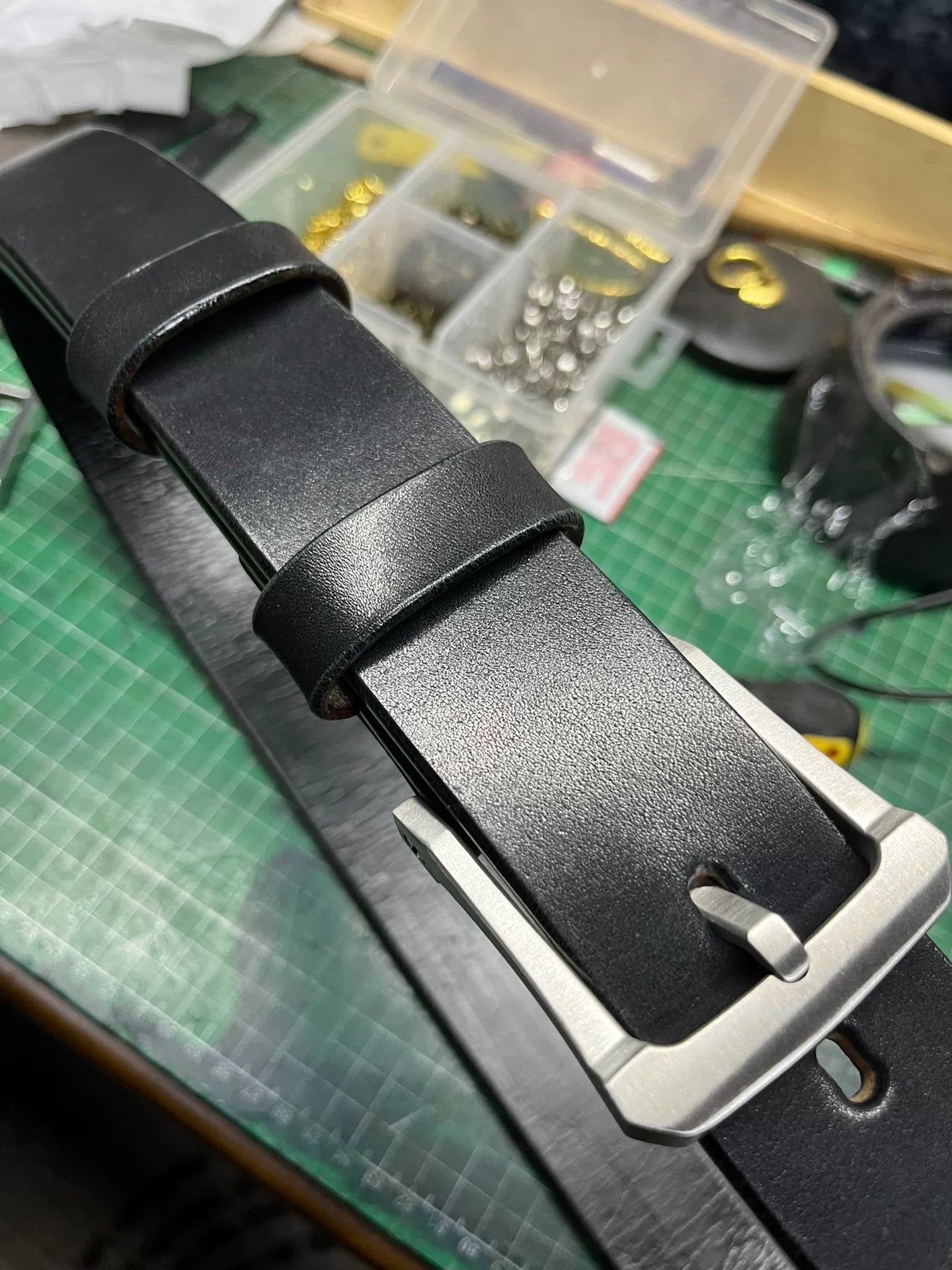 5.5mm thick Japanese Tochigi Shonan back leather belt with handmade…