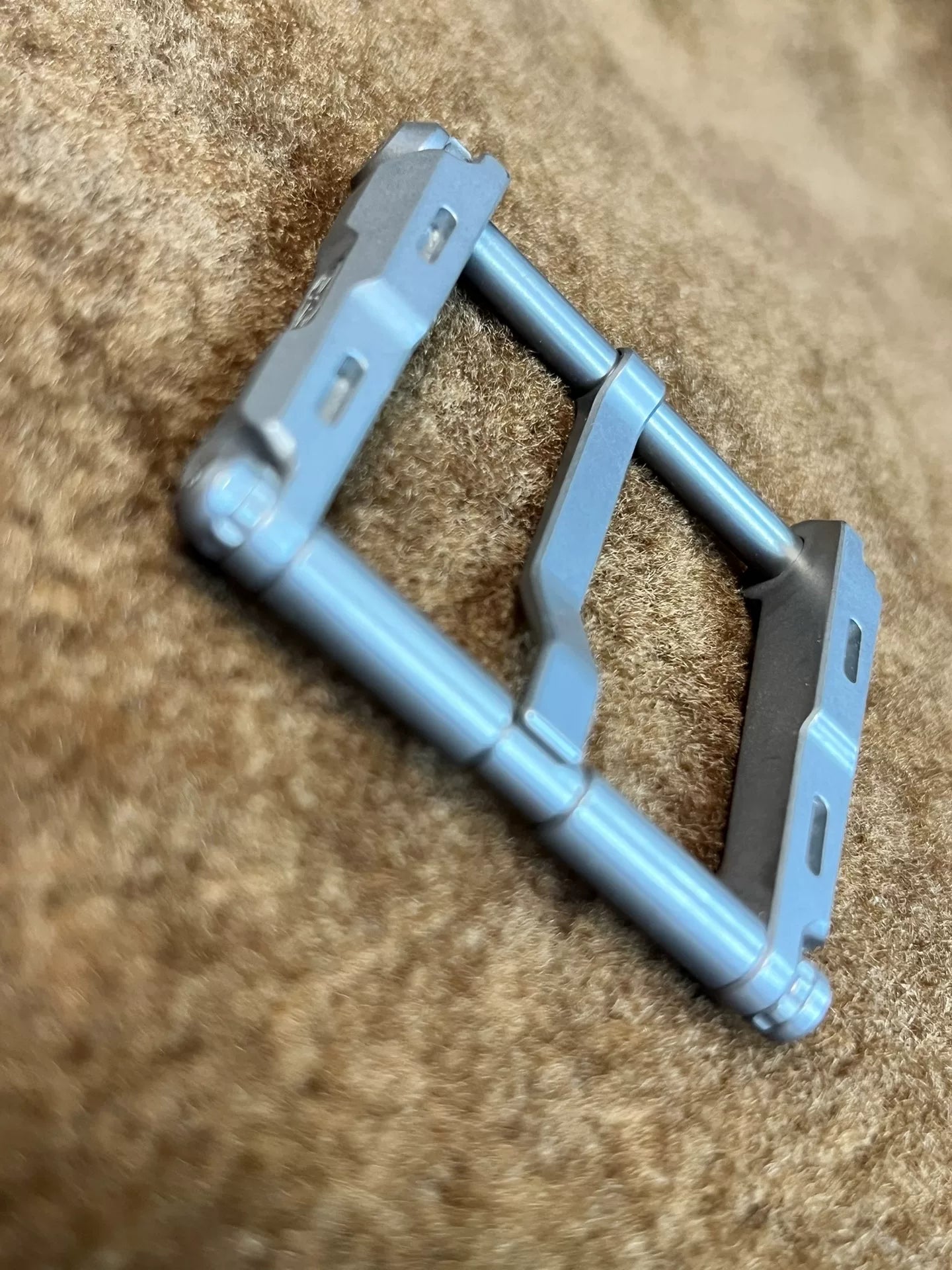 West Wind Tunnel titanium alloy belt buckle, hypoallergenic material